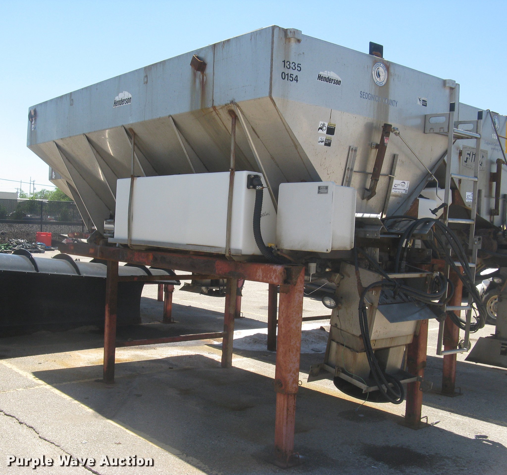 Henderson spreader in Wichita, KS Item DC2269 sold Purple Wave