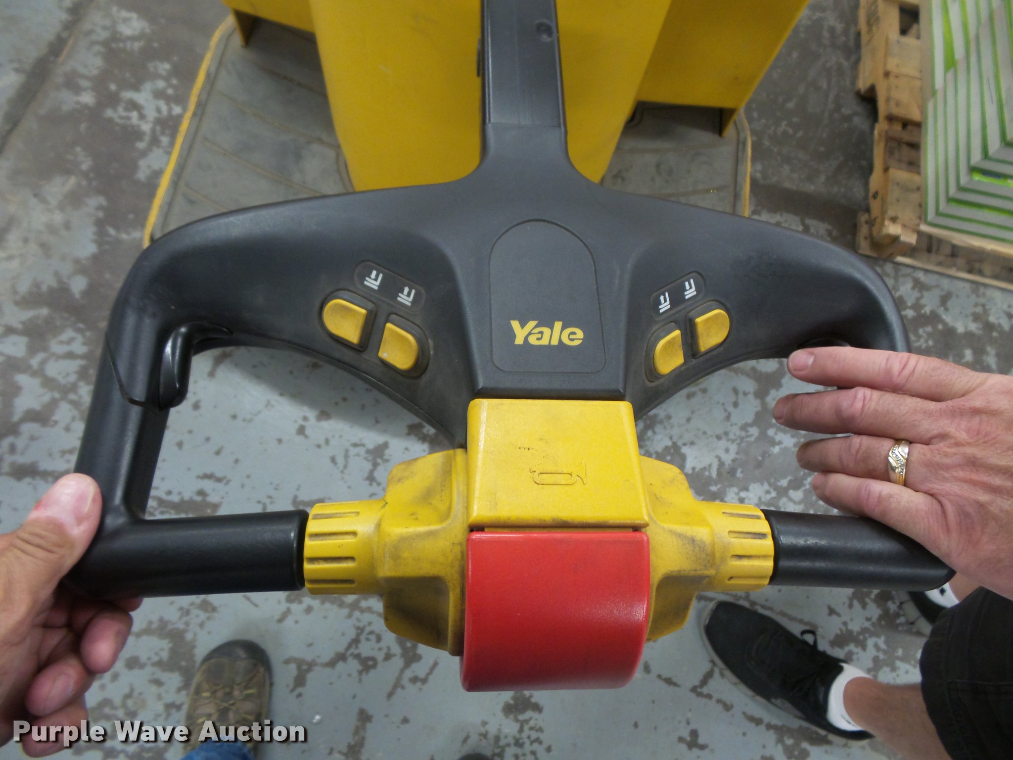 Yale MPE060LEN24T2748 forklift in Des Moines, IA Item DV9271 sold