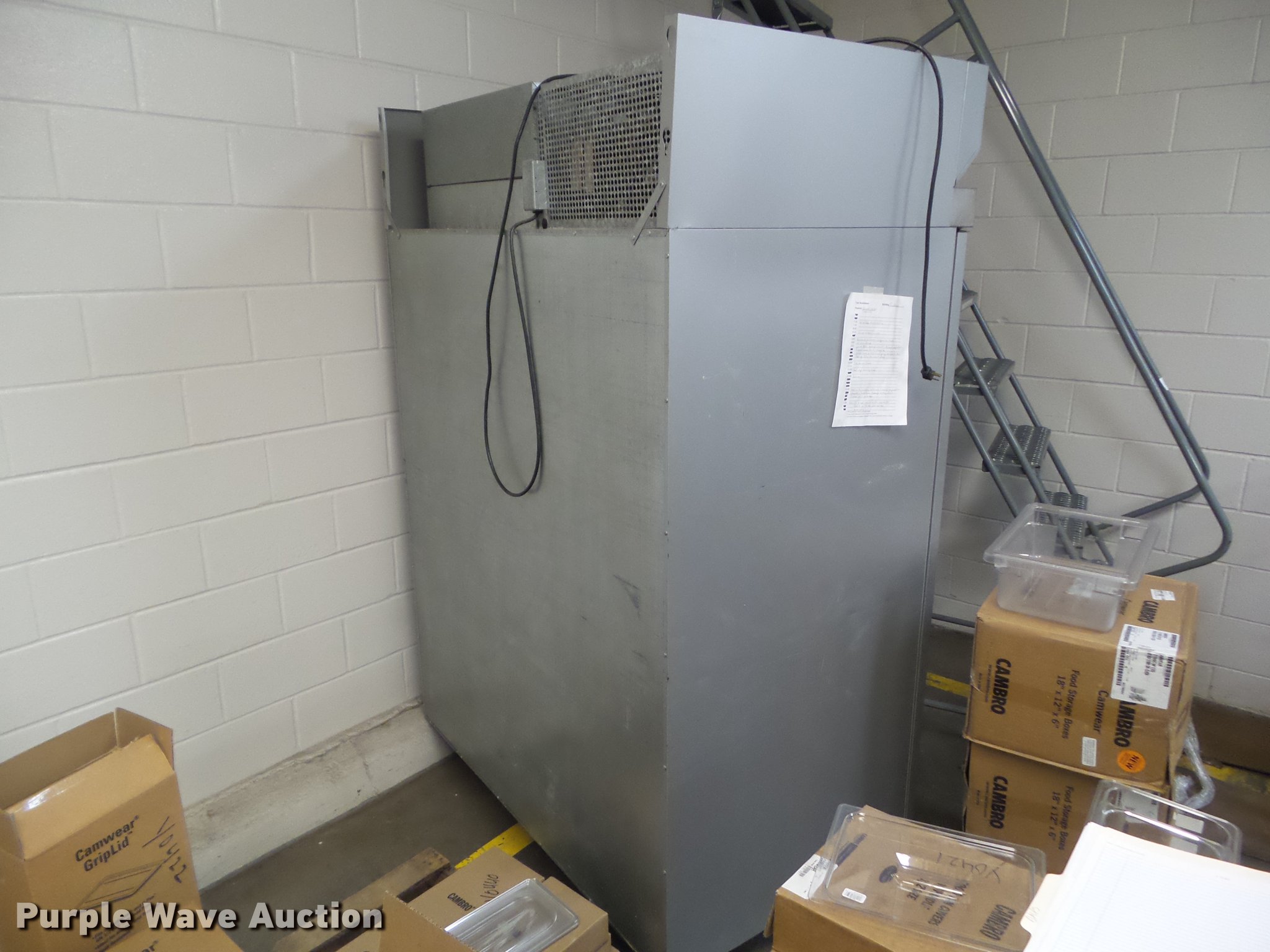 Hobart 02 refrigerator in Des Moines, IA Item DZ9243 sold Purple Wave