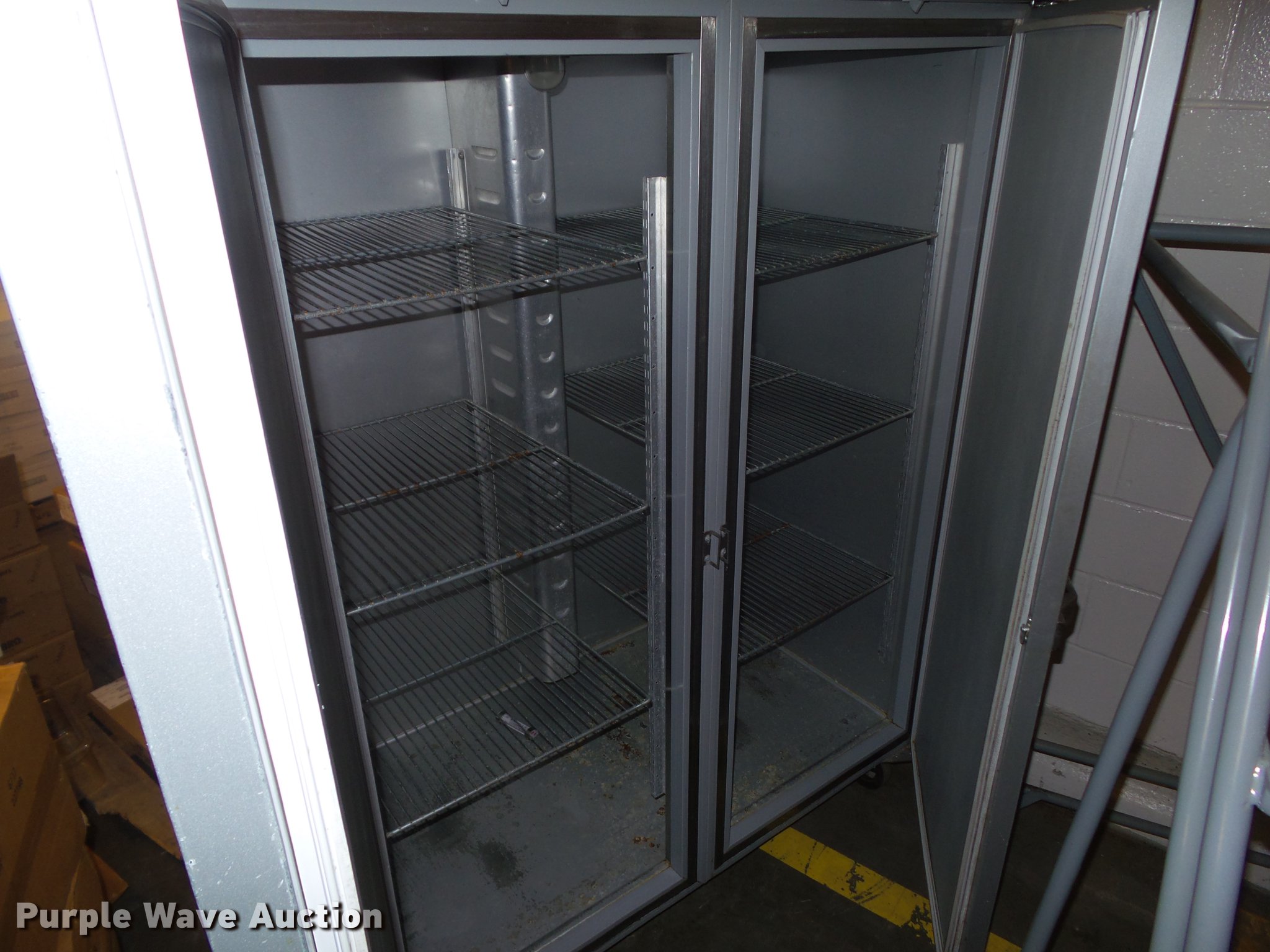 Hobart 02 refrigerator in Des Moines, IA Item DZ9243 sold Purple Wave