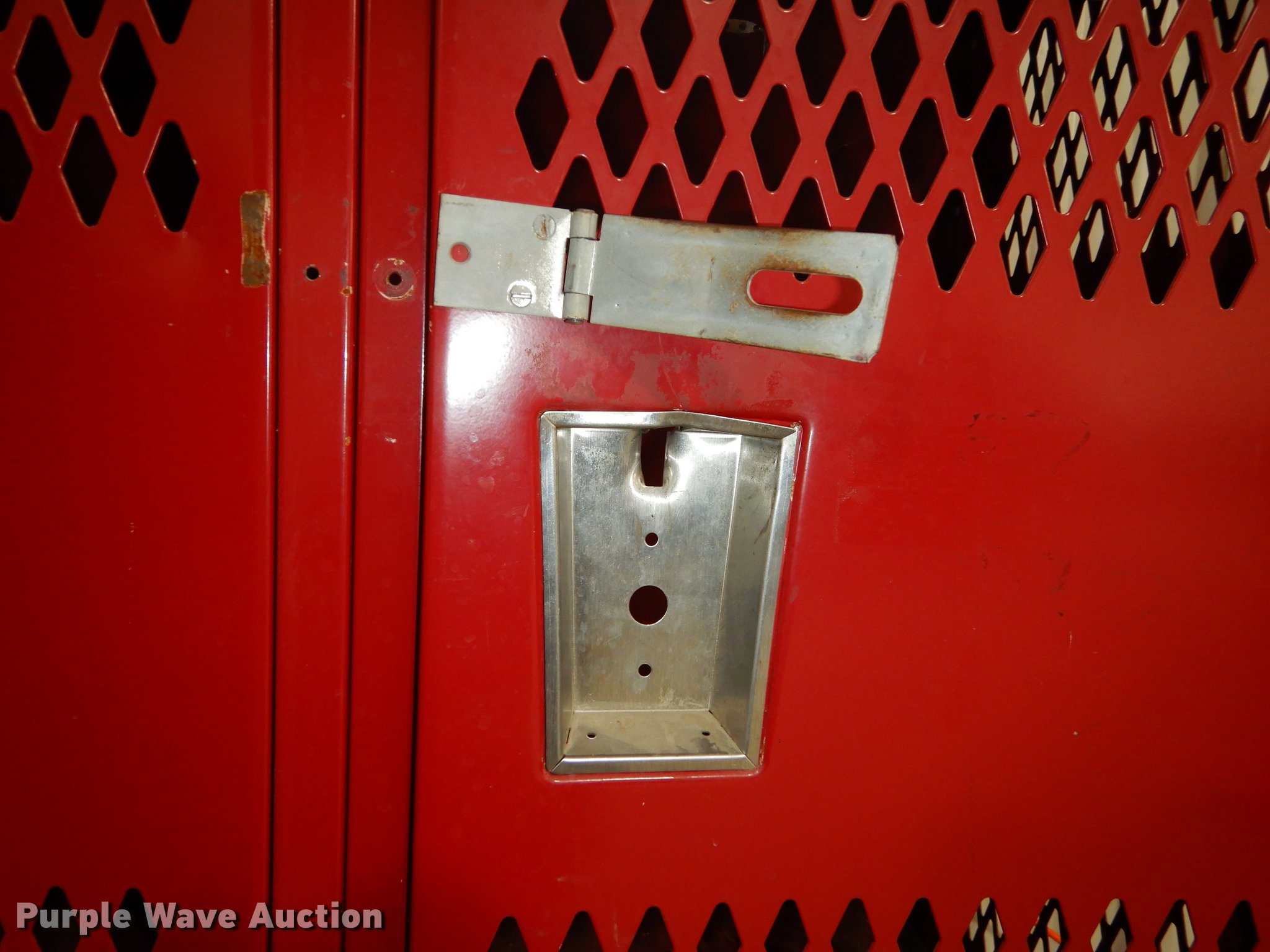 Storage locker in Atchison, KS Item EK9254 sold Purple Wave