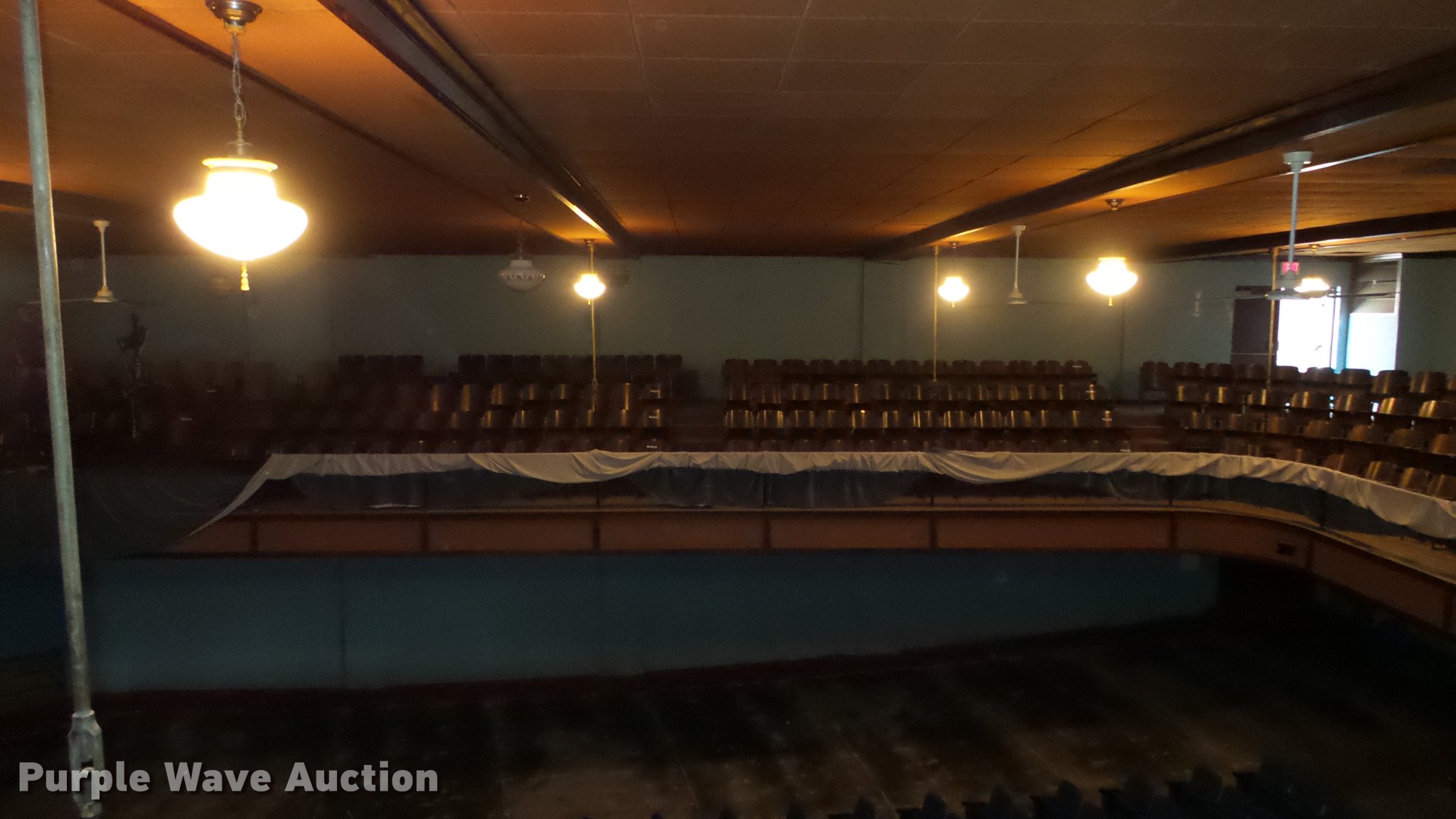 (13) 1928 theater seats in McPherson, KS Item EZ9259 sold