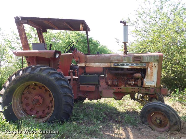 image for item AO9303 1967 International Farmall 806 tractor