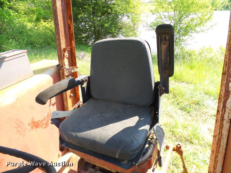 image for item AO9303 1967 International Farmall 806 tractor