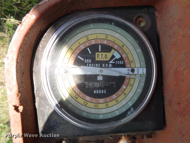 image for item AO9303 1967 International Farmall 806 tractor