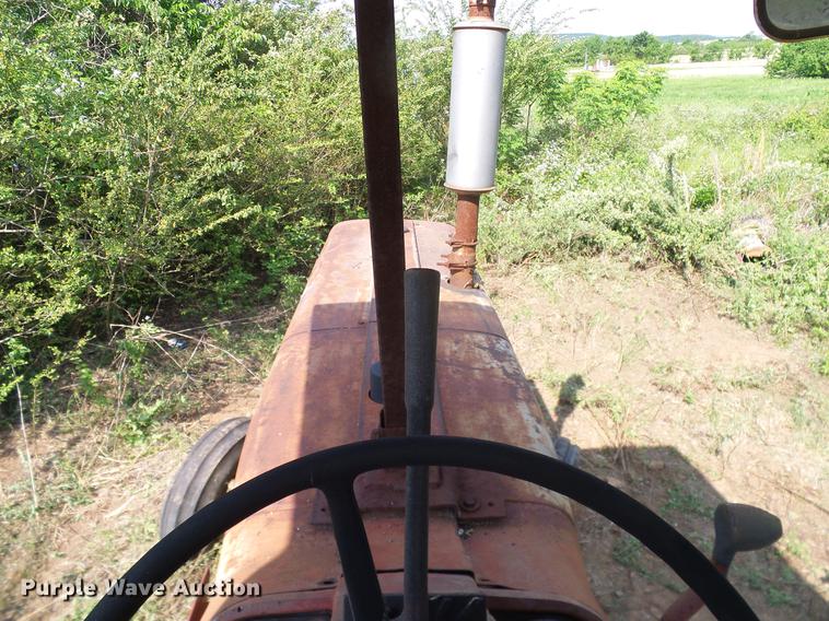 image for item AO9303 1967 International Farmall 806 tractor