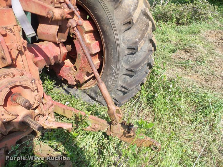 image for item AO9303 1967 International Farmall 806 tractor