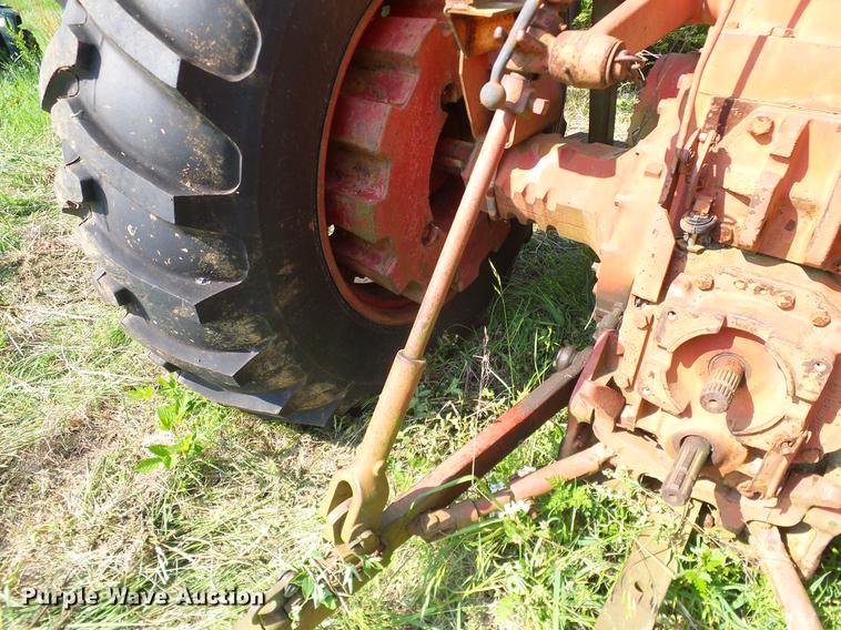 image for item AO9303 1967 International Farmall 806 tractor
