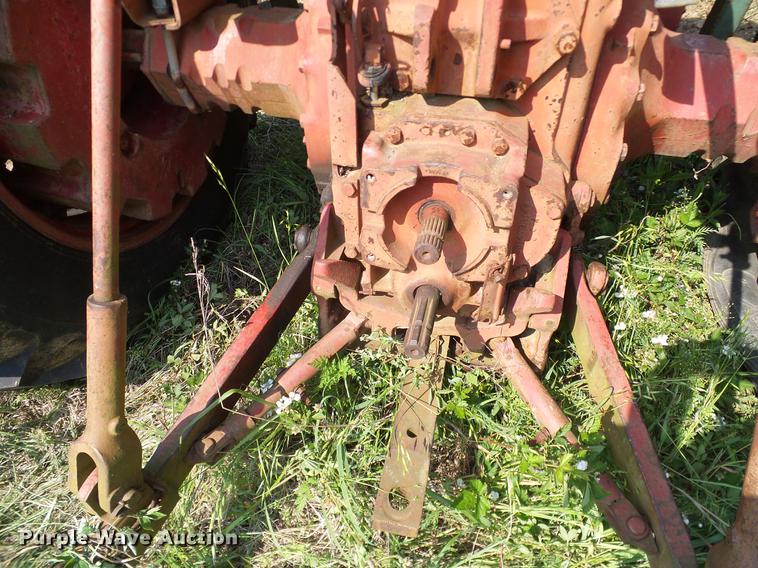 image for item AO9303 1967 International Farmall 806 tractor