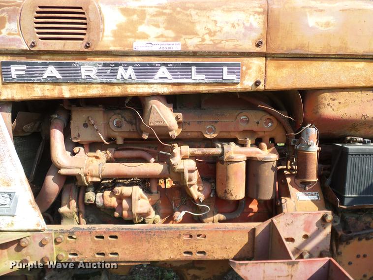 image for item AO9303 1967 International Farmall 806 tractor