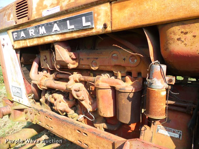 image for item AO9303 1967 International Farmall 806 tractor