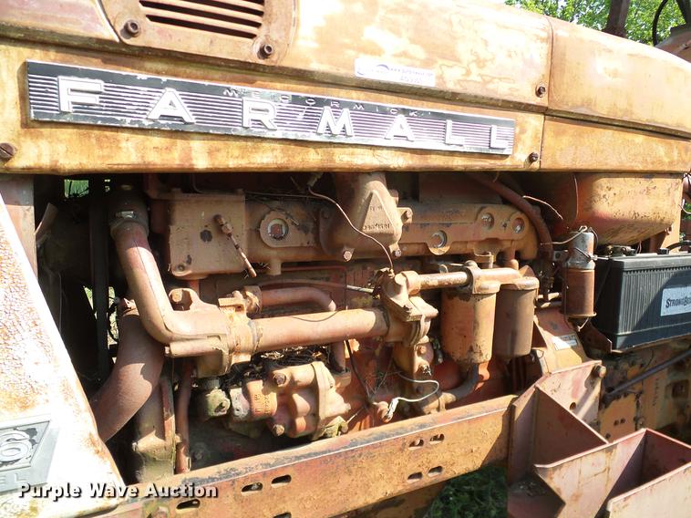 image for item AO9303 1967 International Farmall 806 tractor