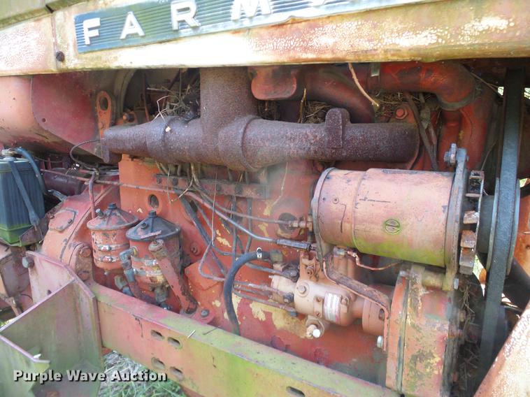 image for item AO9303 1967 International Farmall 806 tractor