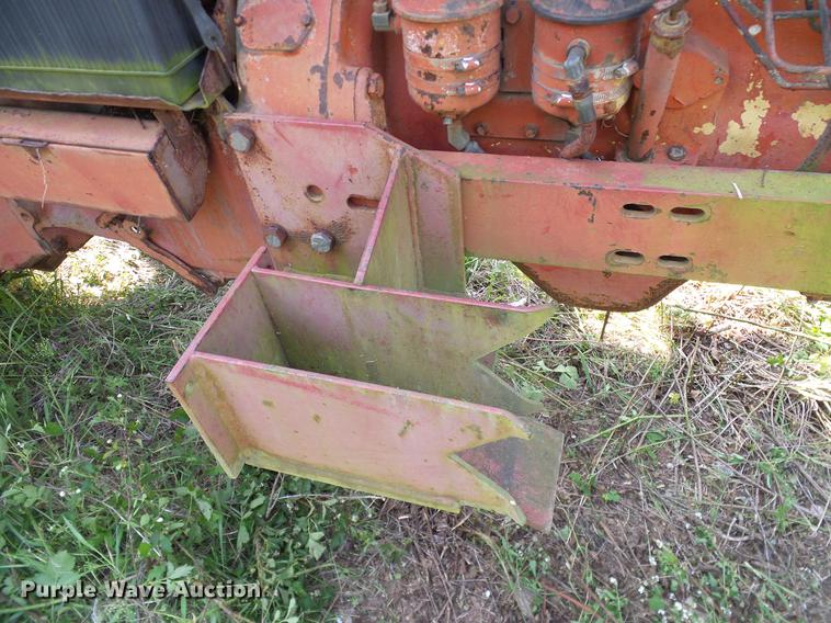 image for item AO9303 1967 International Farmall 806 tractor