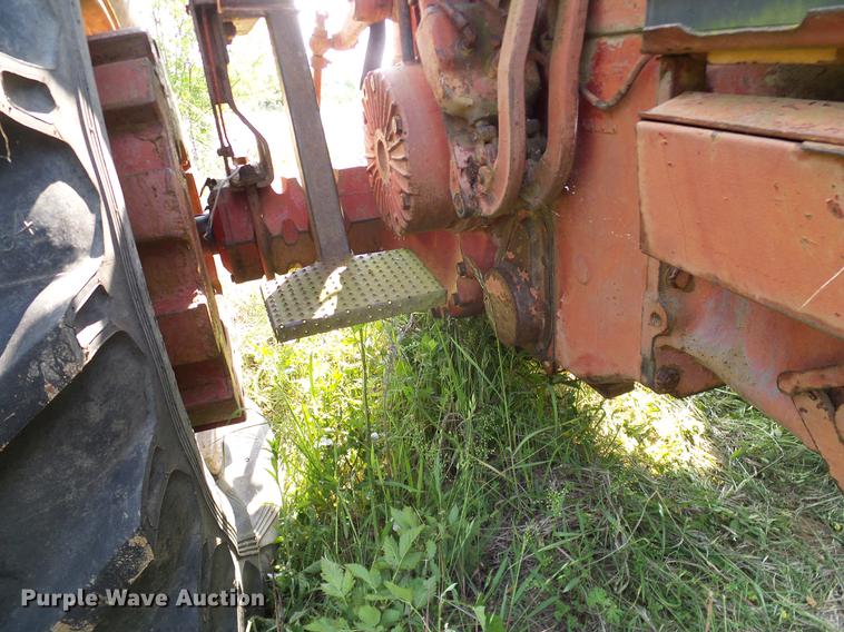 image for item AO9303 1967 International Farmall 806 tractor