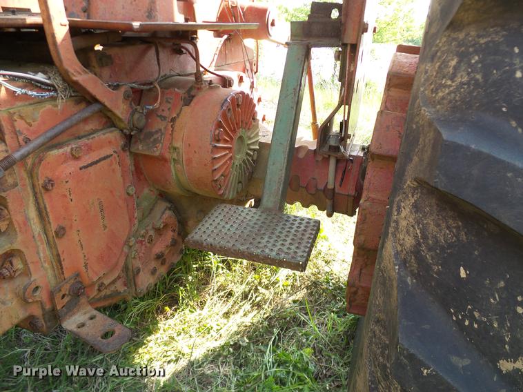 image for item AO9303 1967 International Farmall 806 tractor