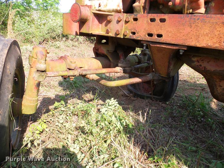 image for item AO9303 1967 International Farmall 806 tractor