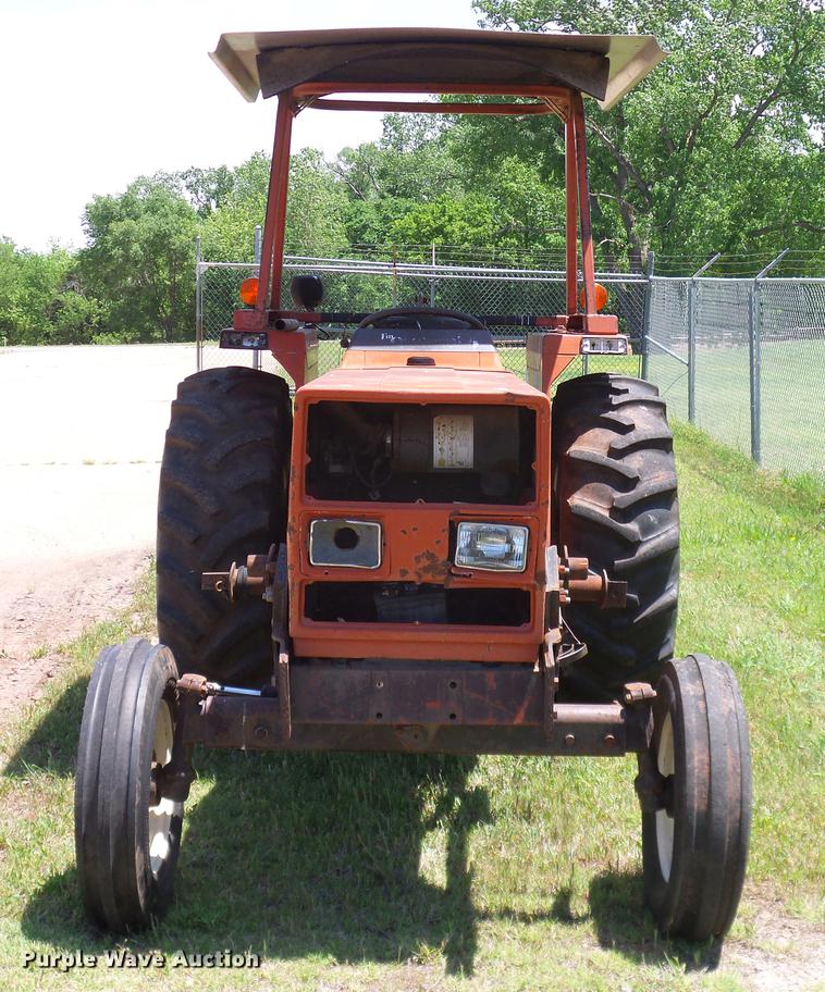 image for item DD8173 Fiat Hesston 466 tractor