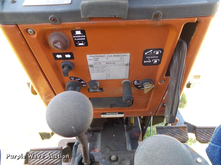 image for item DD8173 Fiat Hesston 466 tractor