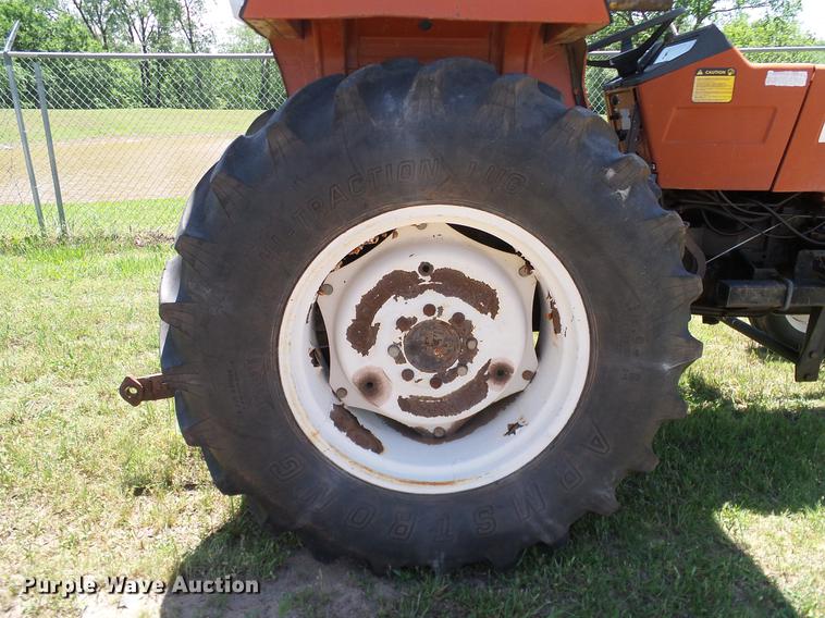 image for item DD8173 Fiat Hesston 466 tractor
