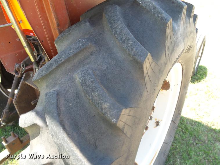 image for item DD8173 Fiat Hesston 466 tractor