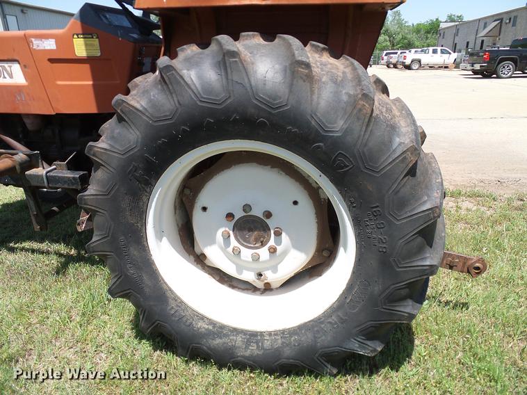 image for item DD8173 Fiat Hesston 466 tractor