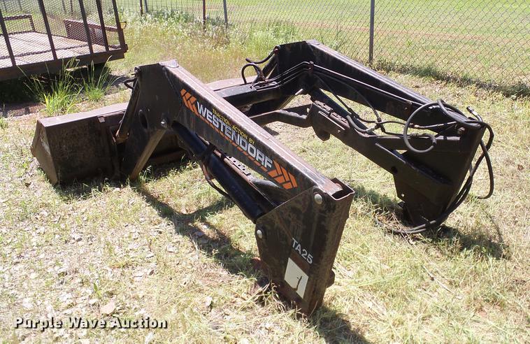 image for item DD8173 Fiat Hesston 466 tractor