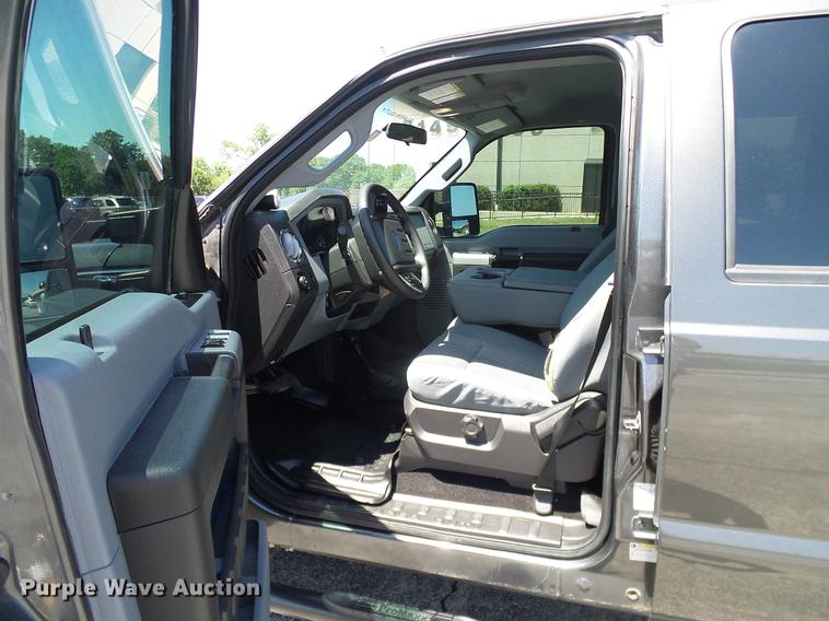 image for item DD8193 2015 Ford F250 Super Duty XLT Crew Cab pickup truck