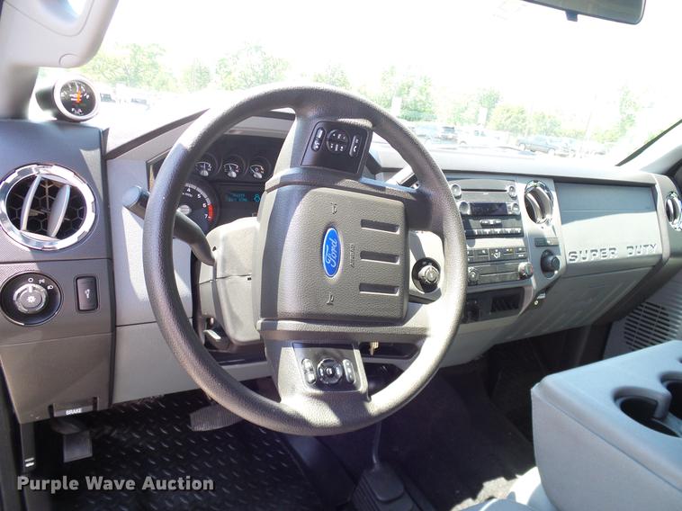 image for item DD8193 2015 Ford F250 Super Duty XLT Crew Cab pickup truck