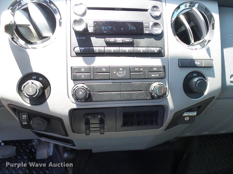 image for item DD8193 2015 Ford F250 Super Duty XLT Crew Cab pickup truck