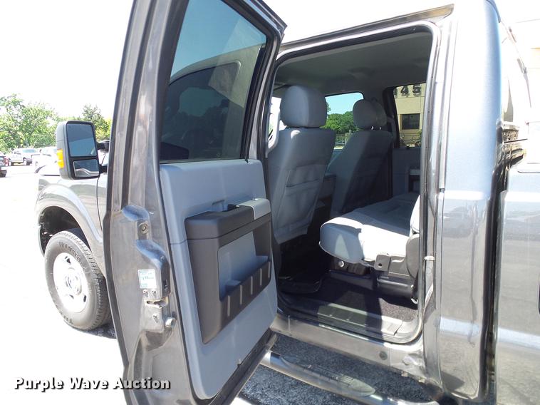 image for item DD8193 2015 Ford F250 Super Duty XLT Crew Cab pickup truck