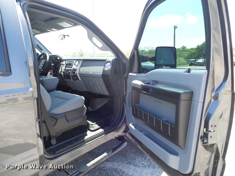 image for item DD8193 2015 Ford F250 Super Duty XLT Crew Cab pickup truck