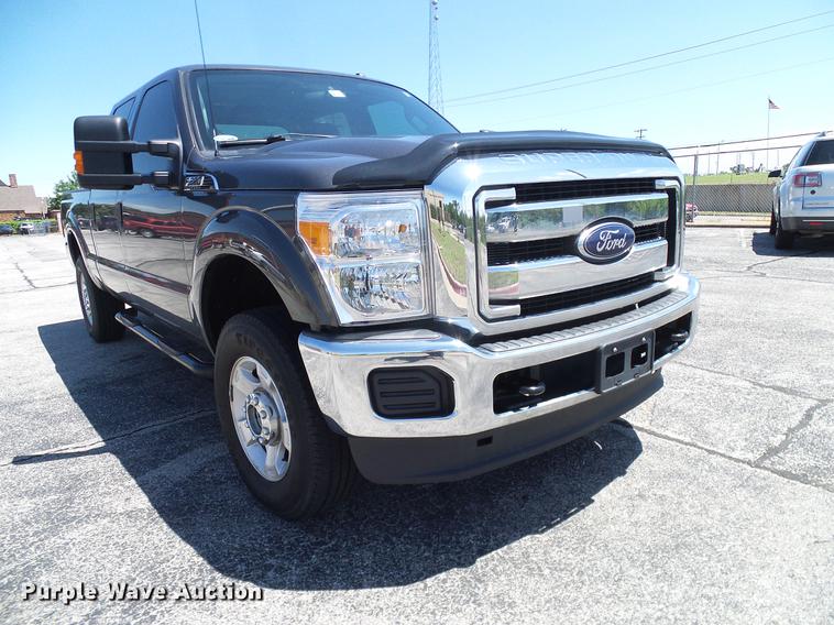 image for item DD8193 2015 Ford F250 Super Duty XLT Crew Cab pickup truck
