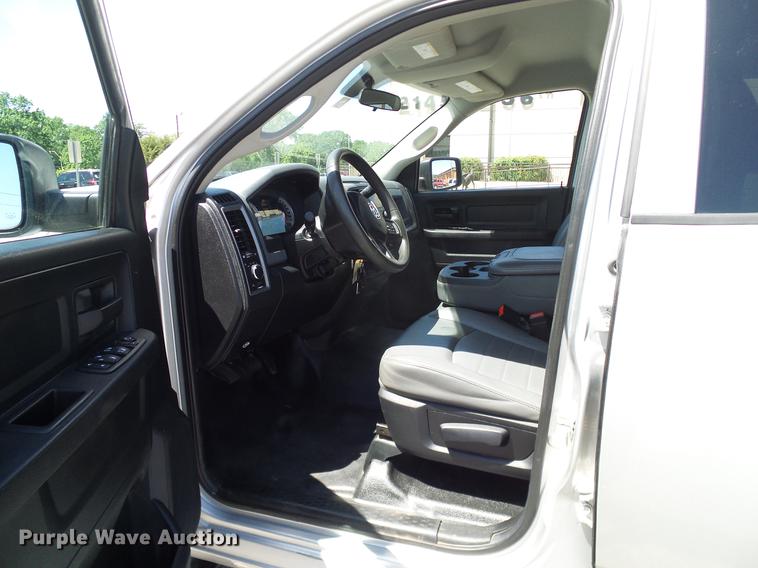 image for item DD8195 2013 Dodge Ram 2500HD Crew Cab pickup truck