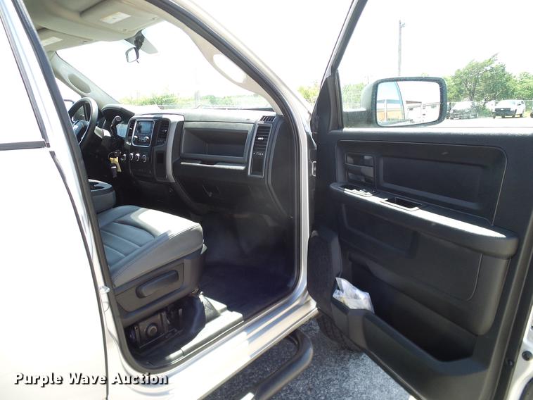 image for item DD8195 2013 Dodge Ram 2500HD Crew Cab pickup truck