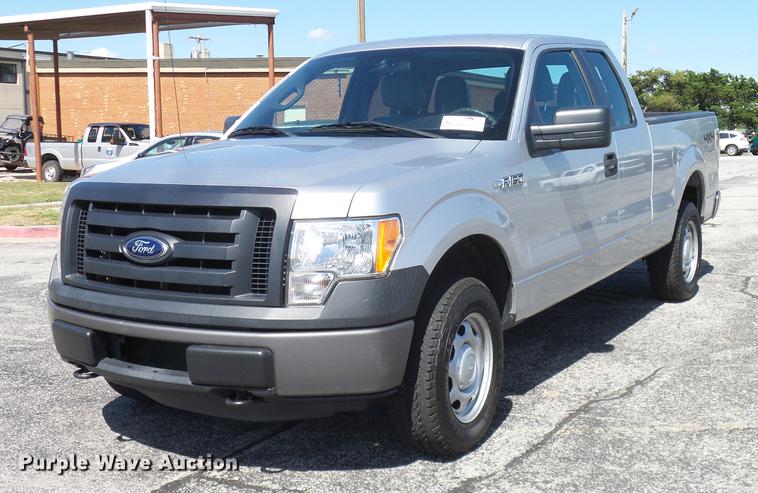 image for item DD8202 2012 Ford F150 SuperCab pickup truck