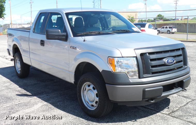 image for item DD8202 2012 Ford F150 SuperCab pickup truck