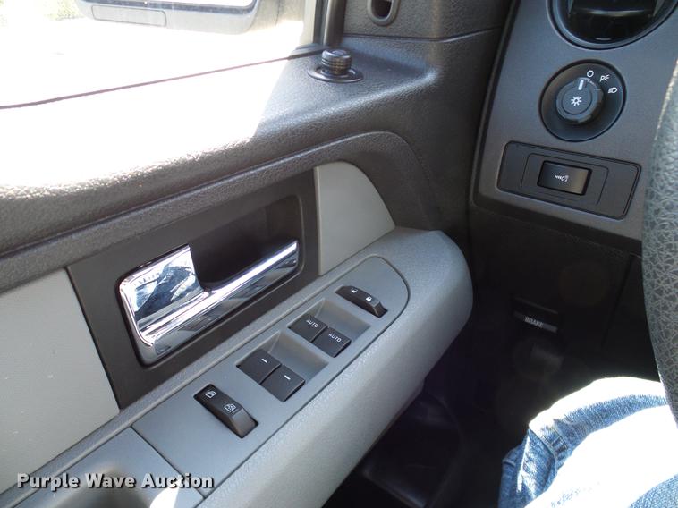 image for item DD8202 2012 Ford F150 SuperCab pickup truck