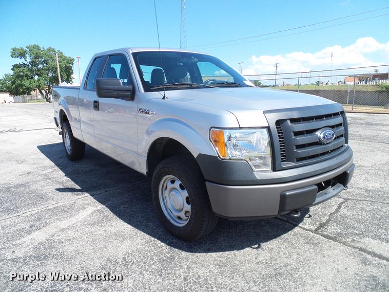 image for item DD8202 2012 Ford F150 SuperCab pickup truck