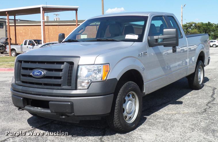 image for item DD8203 2010 Ford F150 SuperCab pickup truck