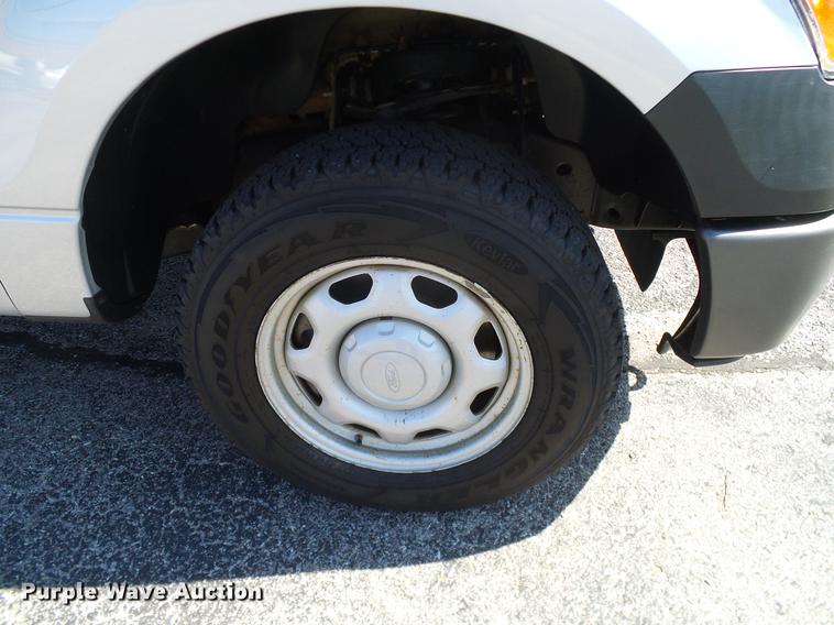 image for item DD8203 2010 Ford F150 SuperCab pickup truck