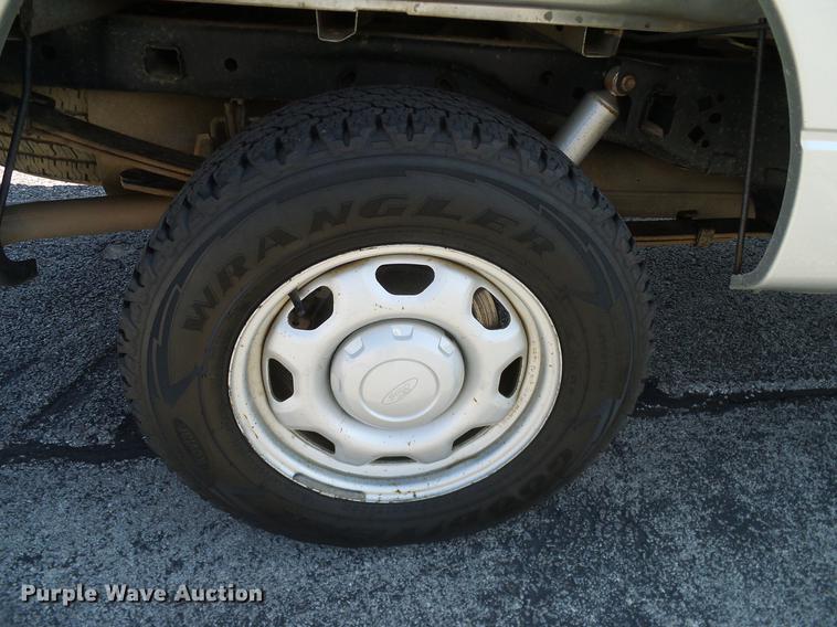 image for item DD8203 2010 Ford F150 SuperCab pickup truck