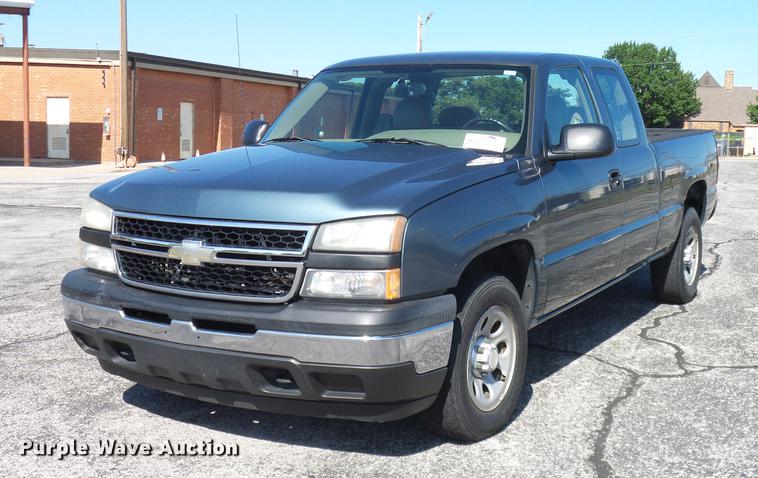 image for item DD8206 2006 Chevrolet Silverado 1500 Ext. Cab pickup truck