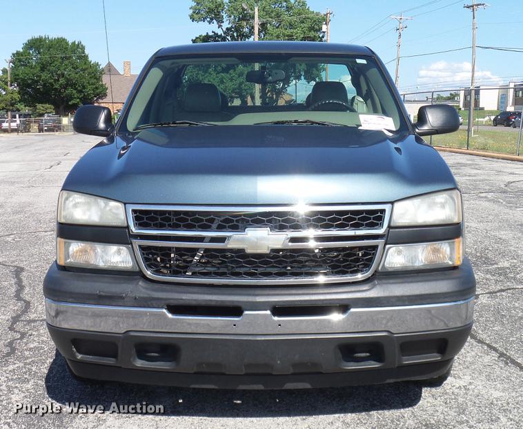 image for item DD8206 2006 Chevrolet Silverado 1500 Ext. Cab pickup truck