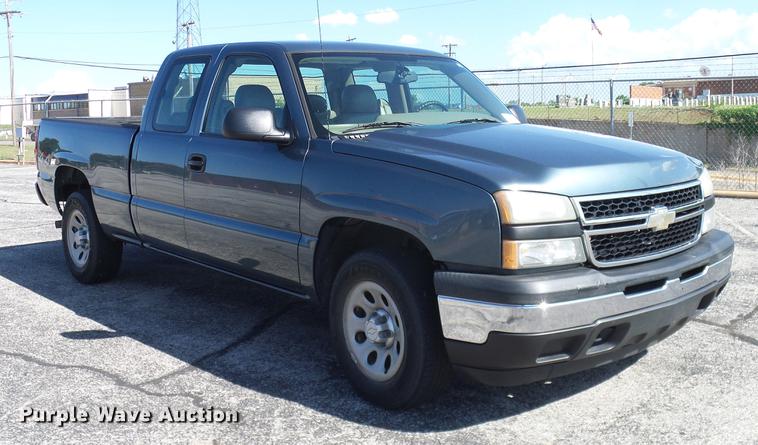 image for item DD8206 2006 Chevrolet Silverado 1500 Ext. Cab pickup truck