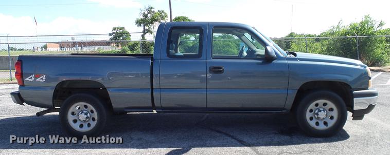 image for item DD8206 2006 Chevrolet Silverado 1500 Ext. Cab pickup truck