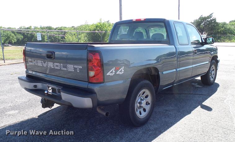 image for item DD8206 2006 Chevrolet Silverado 1500 Ext. Cab pickup truck