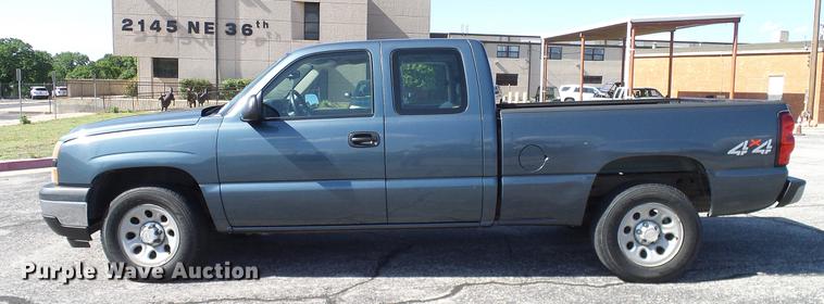 image for item DD8206 2006 Chevrolet Silverado 1500 Ext. Cab pickup truck
