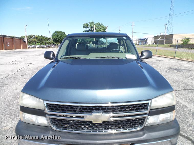 image for item DD8206 2006 Chevrolet Silverado 1500 Ext. Cab pickup truck