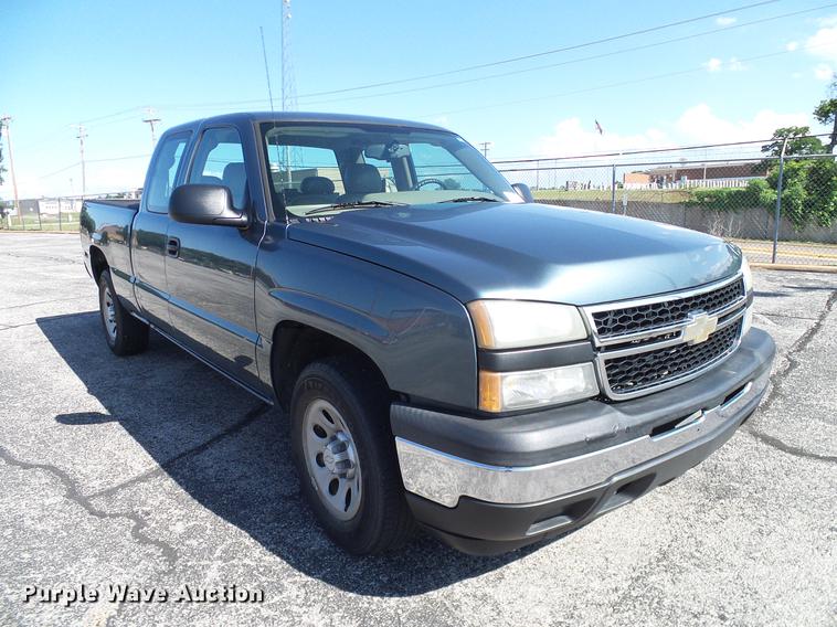 image for item DD8206 2006 Chevrolet Silverado 1500 Ext. Cab pickup truck